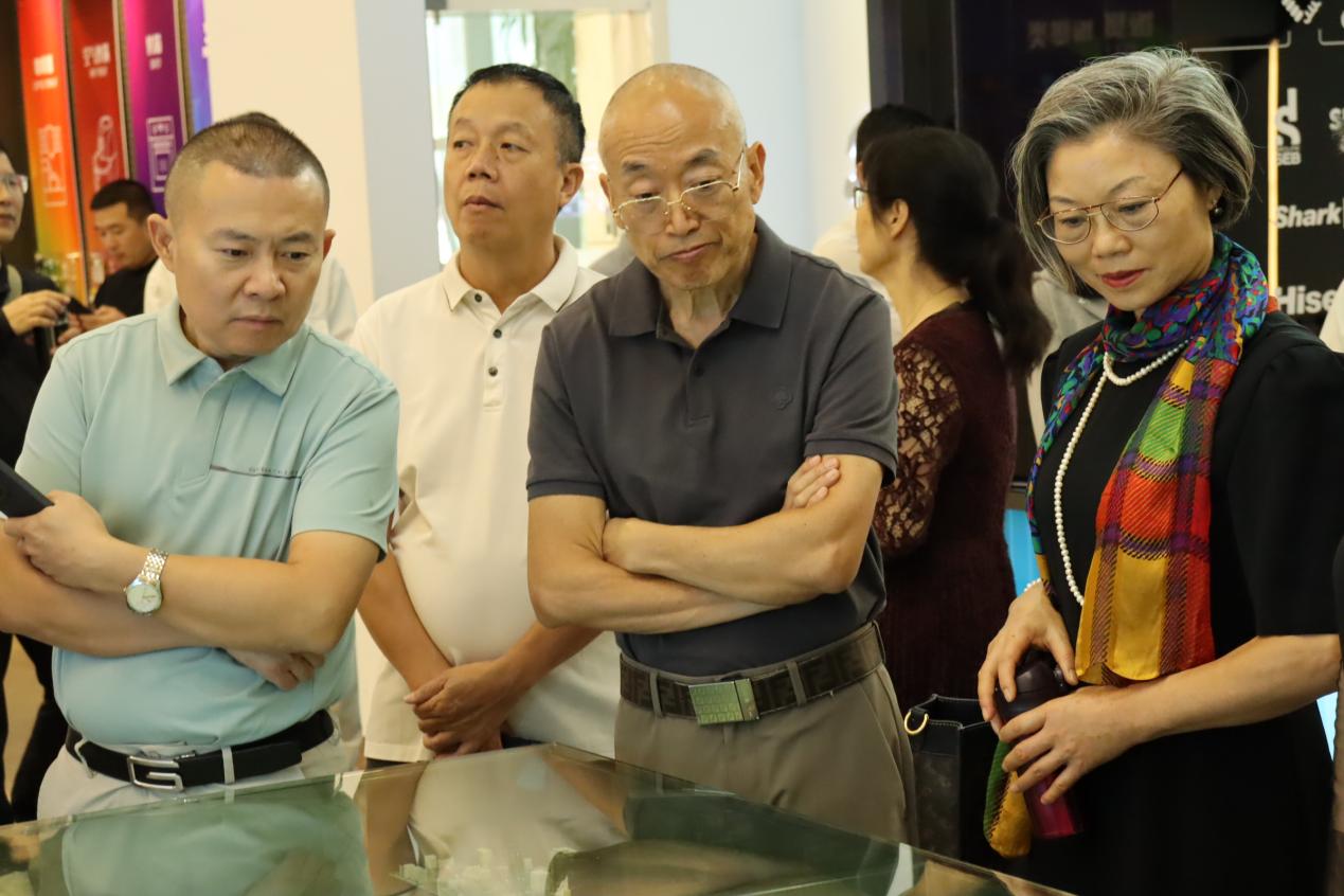 巅峰国际官网-钻营健全,你我一路成长